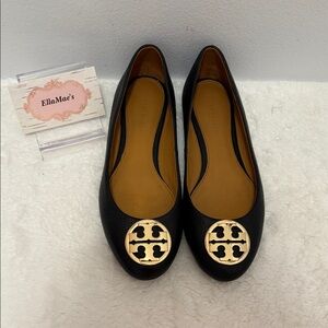 Tory Burch Chelsea Signature Leather Black Flats Gold Double T Logo EUC Sz 6